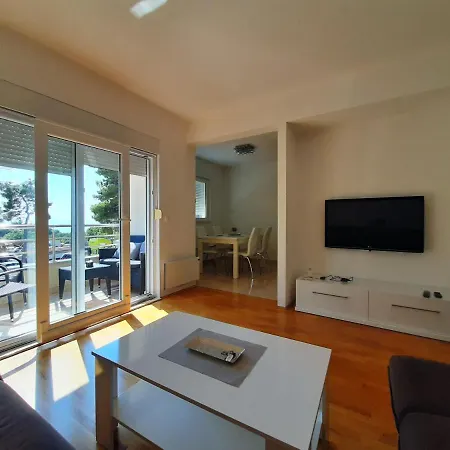 U Centru Makarske * Makarska
