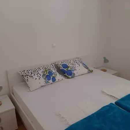 Lägenhet U Centru Makarske *