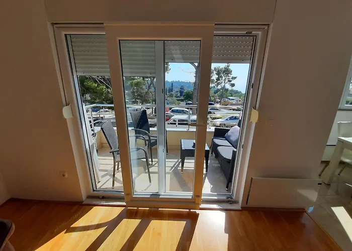 U Centru Makarske * מאקרסקה