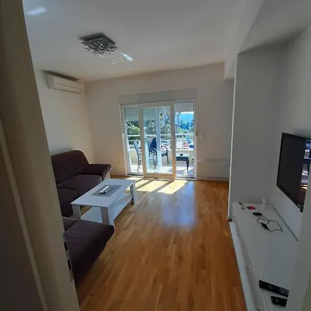 U Centru Makarske Apartment