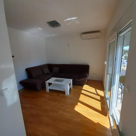 U Centru Makarske Apartment *